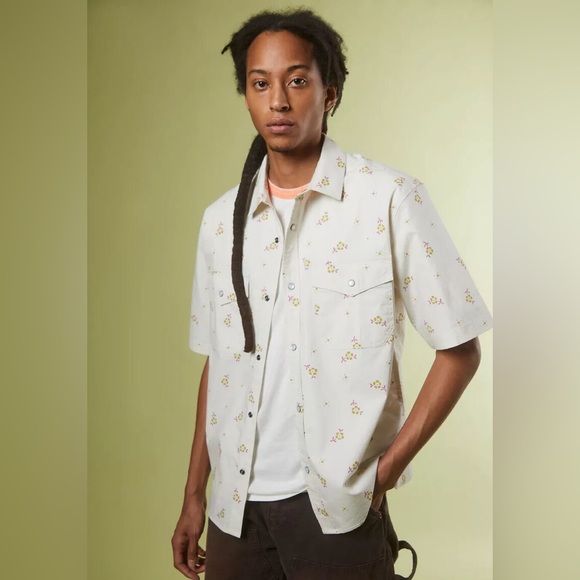 Urban Outfitters Short Sleeve Button Up - Picture 1 of 6